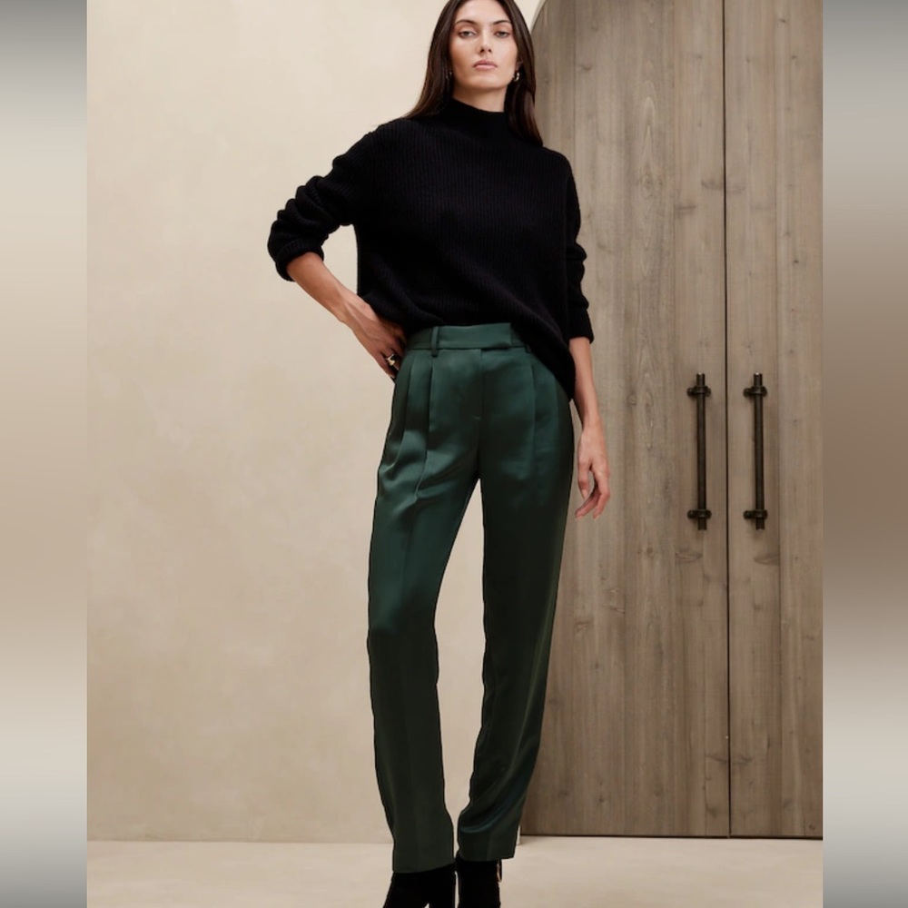 Banana Republic Isa pleated satin pant in green